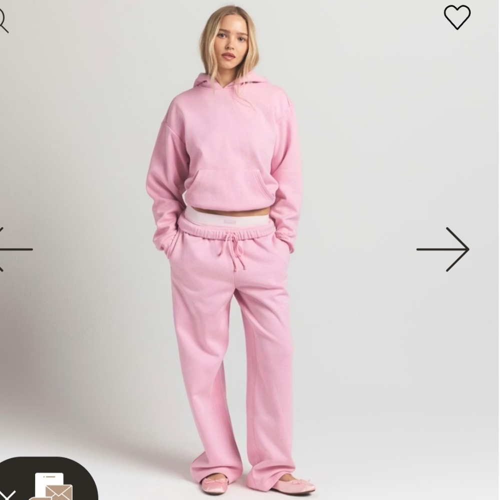 Skims Valentine's Strait Leg Pants In Size Large Sold Out Pair